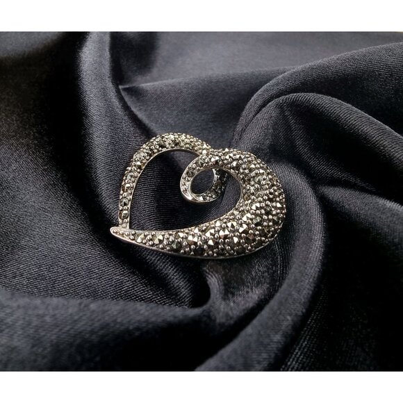 Vintage 925 Sterling Silver Marcasite Heart Brooch Pin Elegant Swirl Design Earl - Picture 3 of 5